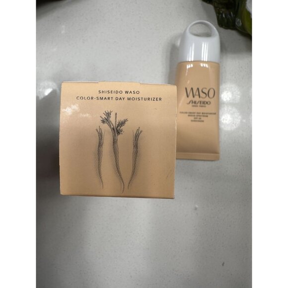 Shiseido WASO Color Smart Day Moisturizer SPF 30 1.8 oz/50ml Sealed NIB - Picture 8 of 8